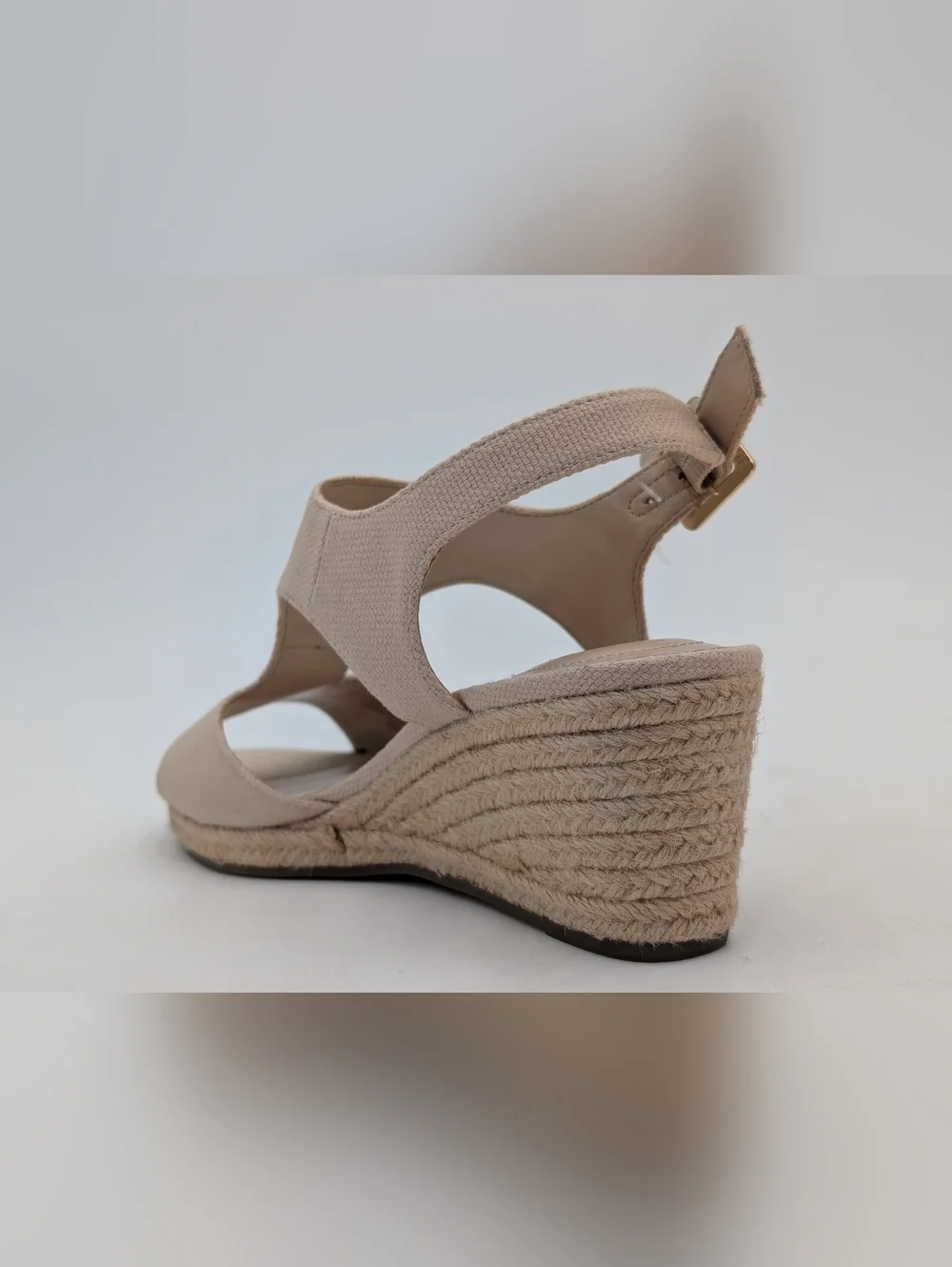 NWT Bandolino Sz 8 Neutral Tan Espadrille Wedge Gold Color Buckle Ankle Straps